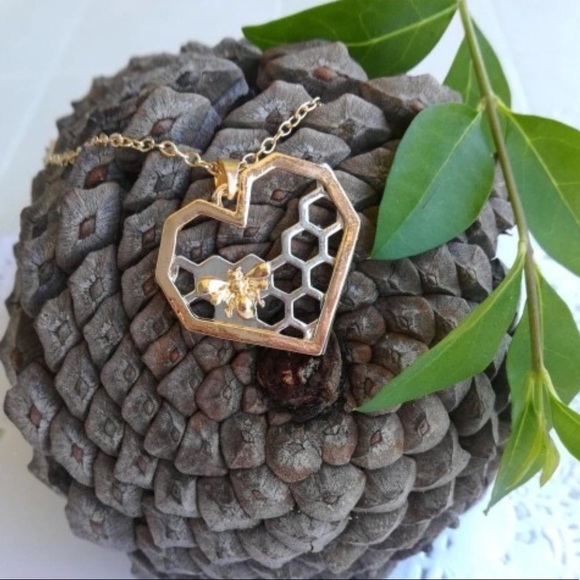 🐝Honeycomb & Bee Gold & Silver Plated Necklace🐝 - Picture 4 of 4